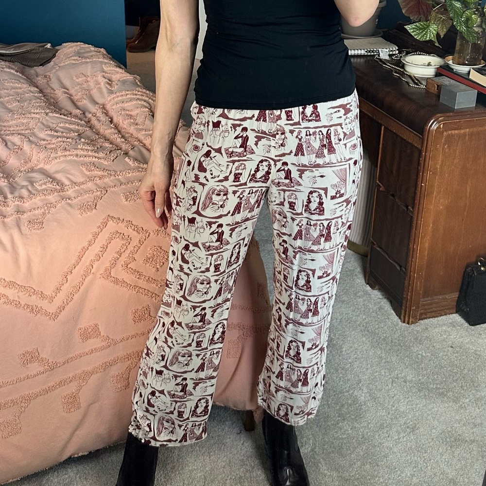 Reformation Red and White Graphic Print Cropped Pants XS